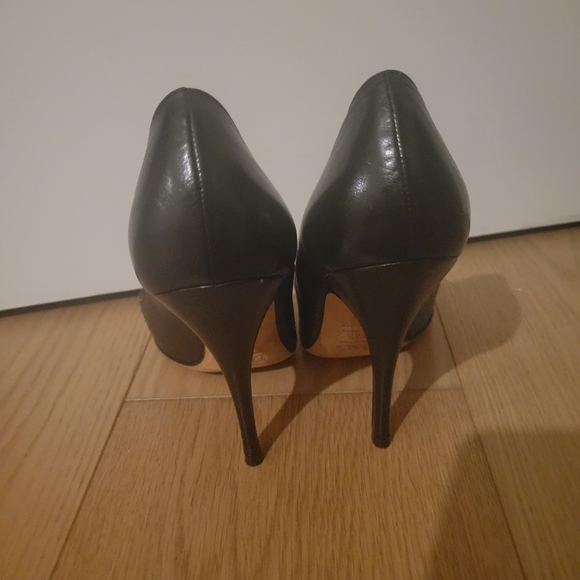 Dolce and Gabbana stilettos - Picture 3 of 5